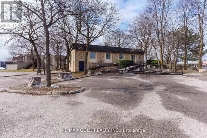 2109 OXFORD STREET E, London East