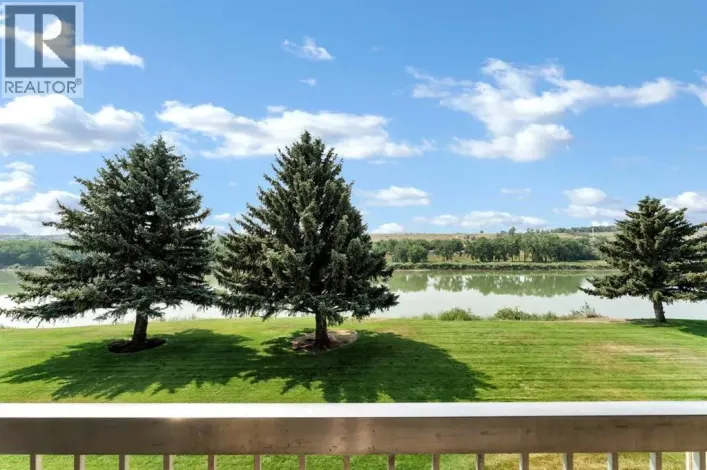 211, 1051 3 Street NW, Medicine Hat