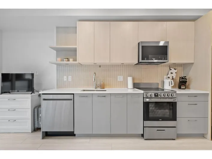 211 10777 138 STREET, Surrey