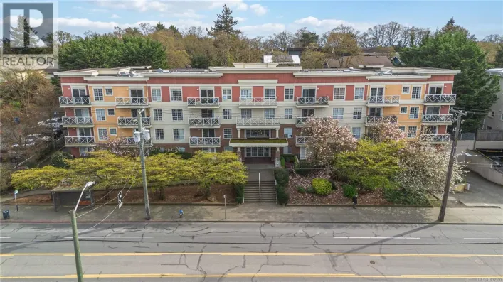 211 1371 Hillside Ave, Victoria