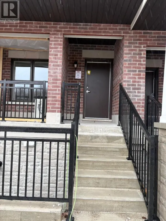 211 - 15100 YONGE STREET, Aurora