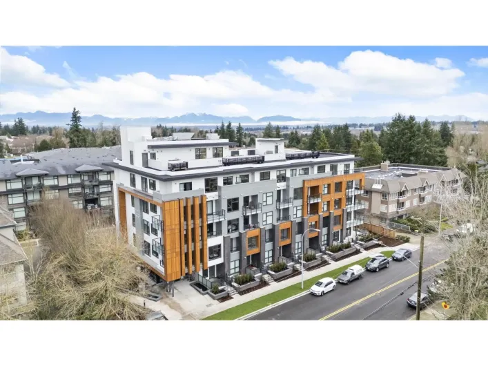 211 15353 17 AVENUE, Surrey