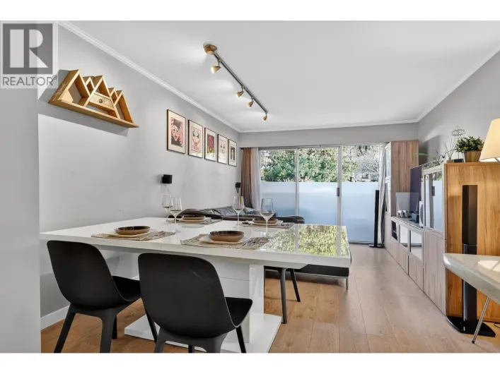 211 230 MOWAT STREET, New Westminster