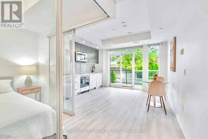 211 - 2300 ST CLAIR AVENUE W, Toronto