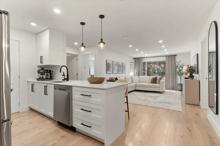 211 2581 LANGDON STREET, Abbotsford