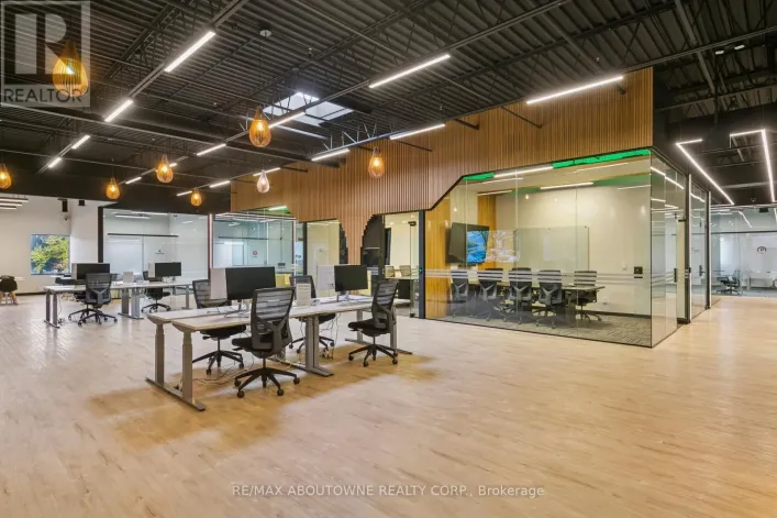 211 - 320 MATHESON BOULEVARD W, Mississauga