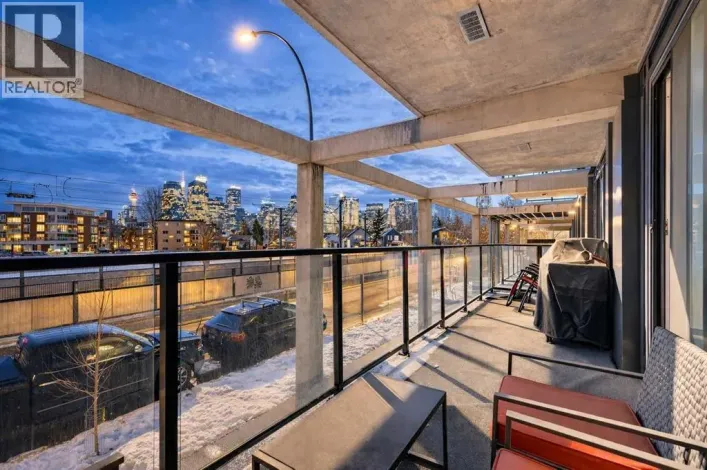 211, 327 9A Street NW, Calgary