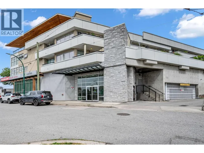 211 4338 COMMERCIAL STREET, Vancouver