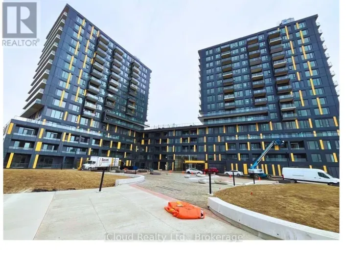 211 - 4878 POWERS COMMON, Burlington