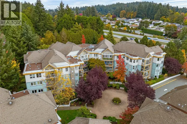 211 490 Marsett Pl, Saanich