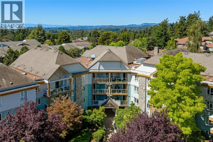 211 494 Marsett Pl, Saanich