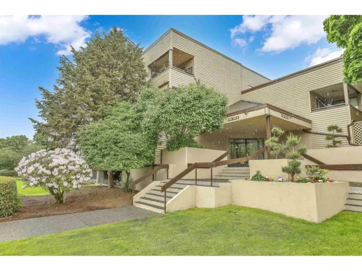 211 5294 204 ST STREET, Langley