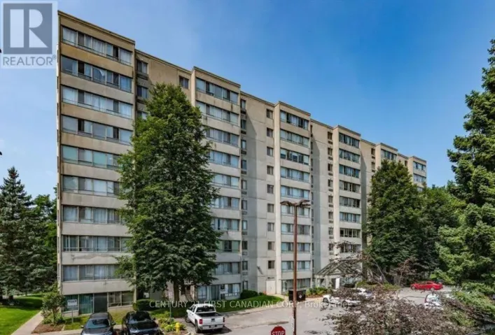 211 - 570 PROUDFOOT LANE, London North