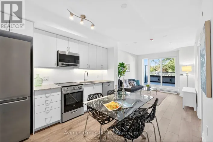 211 - 700 SHEPPARD AVENUE W, Toronto