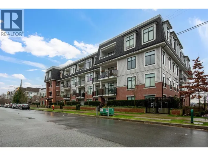 211 808 GAUTHIER AVENUE, Coquitlam