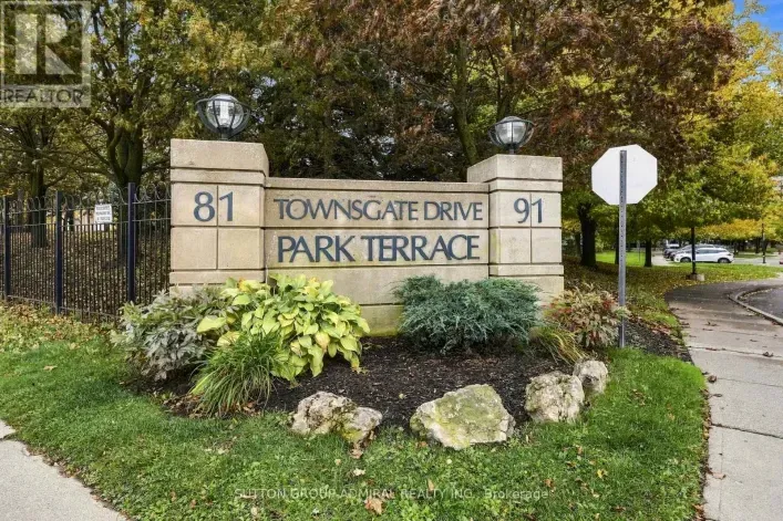Apartment for sale: 211 - 81 TOWNSGATE DRIVE, Vaughan