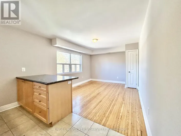 211 - 9 THIRTY THIRD STREET, Toronto