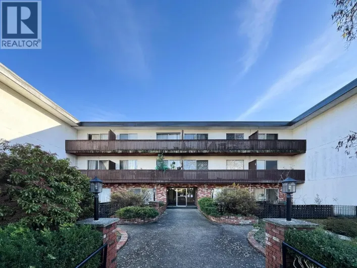 211 910 FIFTH AVENUE, New Westminster