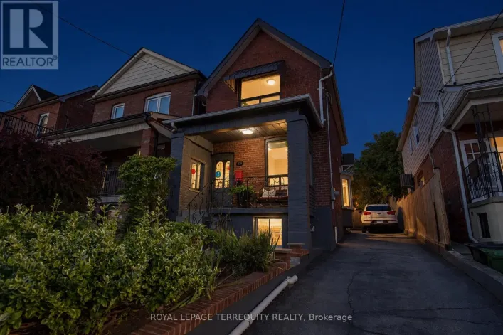 211 BLACKTHORN AVENUE, Toronto