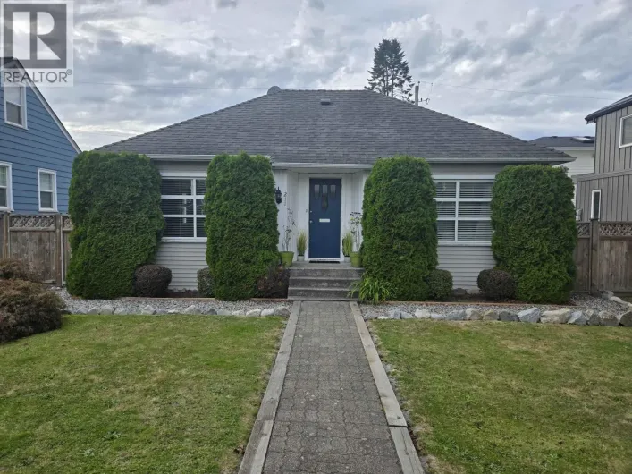211 DOUGLAS CRESCENT, Richmond