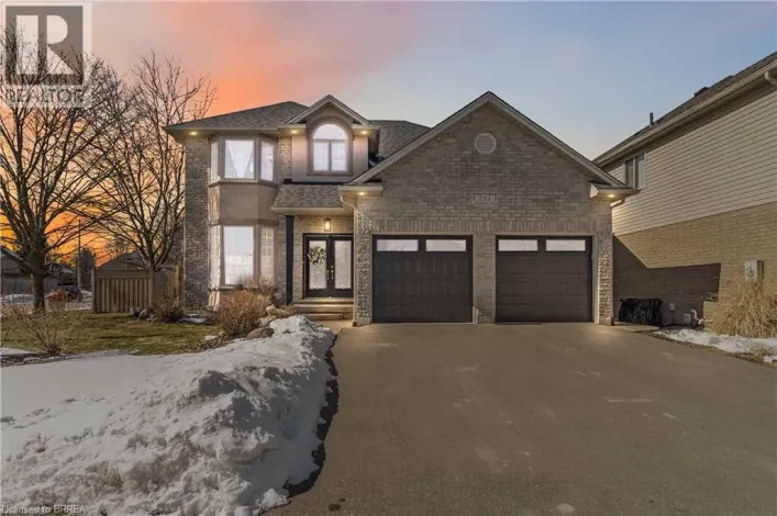 211 DUNDAS Street W, Paris