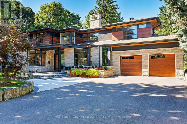 211 GLENVIEW DRIVE, Mississauga