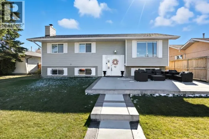211 Pinetree Place NE, Calgary