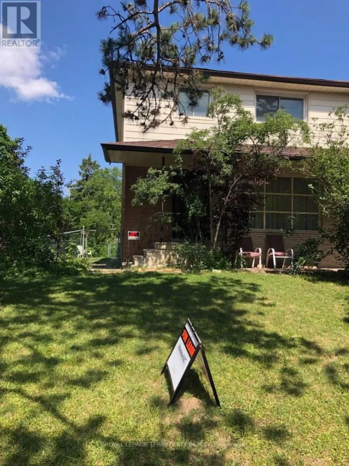 211 PINEWAY BOULEVARD, Toronto