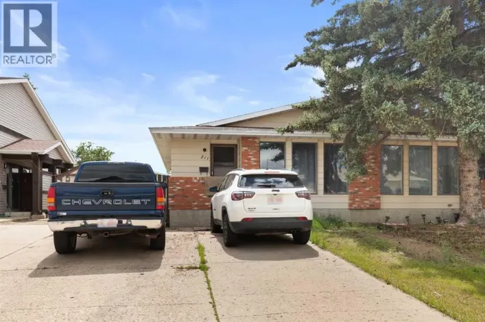211 Ross Glen Drive SE, Medicine Hat