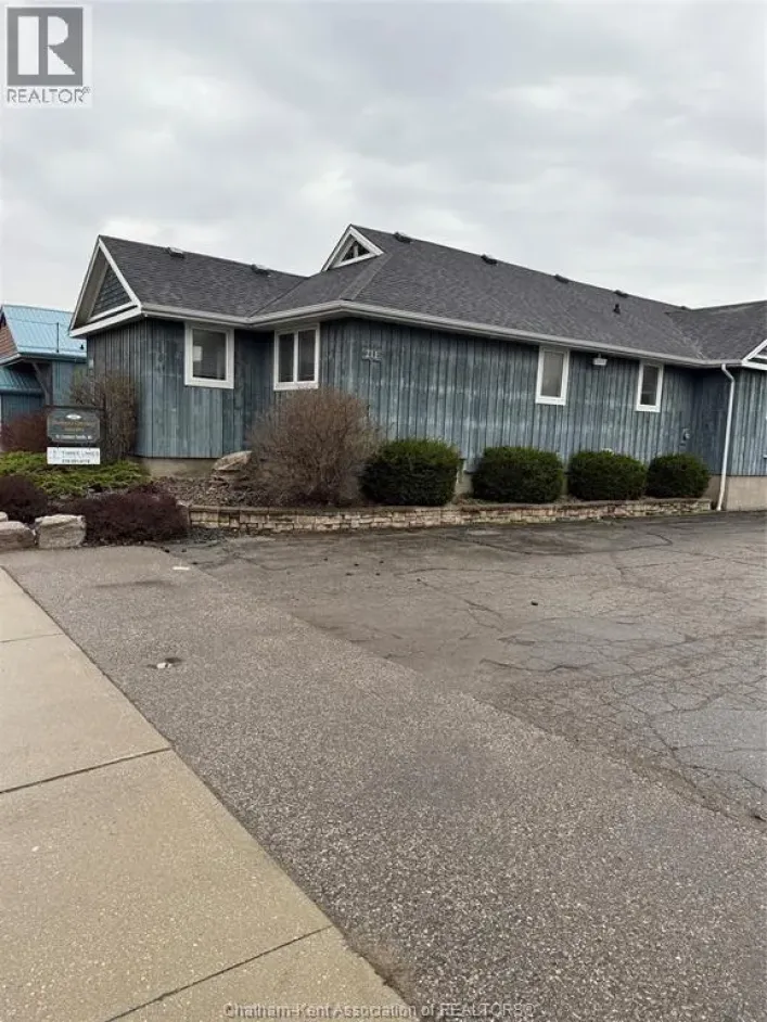 211 St Clair STREET, Chatham