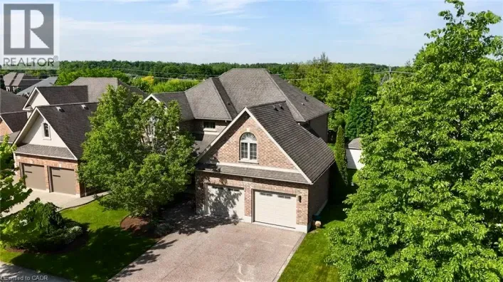 House for sale: 211 TERRACE WOOD Crescent, Kitchener