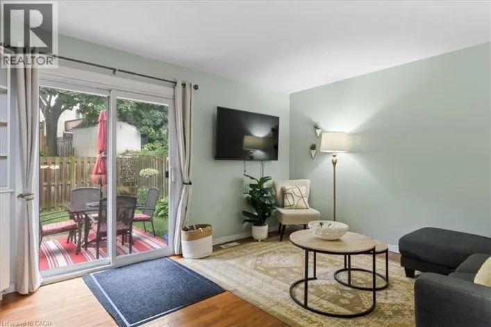 211 VERONICA Drive Unit# 26, Kitchener