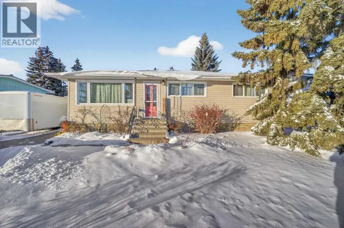 2110 16 Avenue, Didsbury