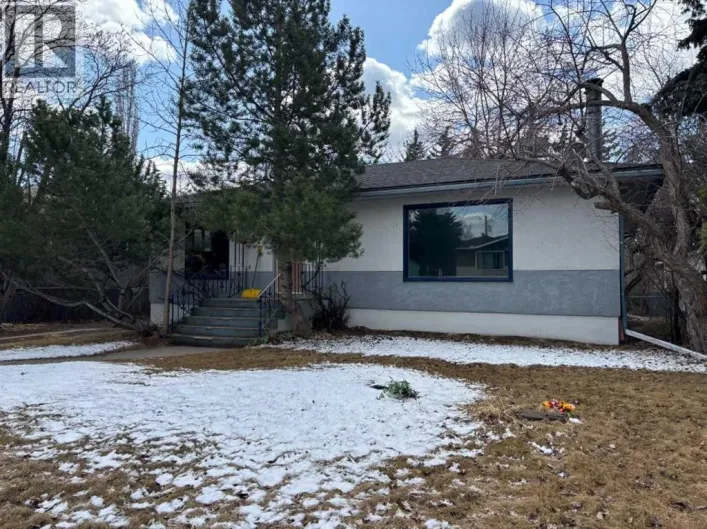 2111 Halifax Crescent NW, Calgary