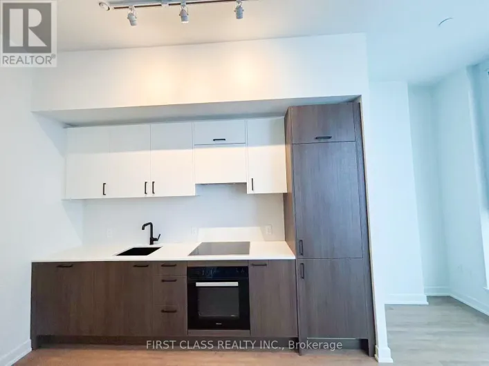 2112 - 1 QUARRINGTON LANE, Toronto
