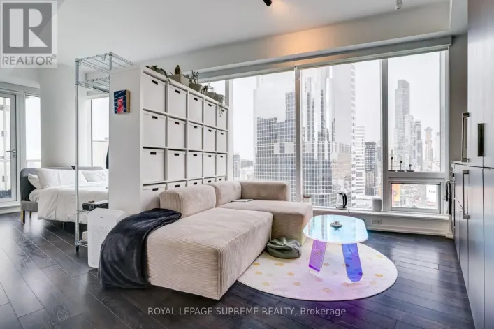 2112 - 197 YONGE STREET, Toronto