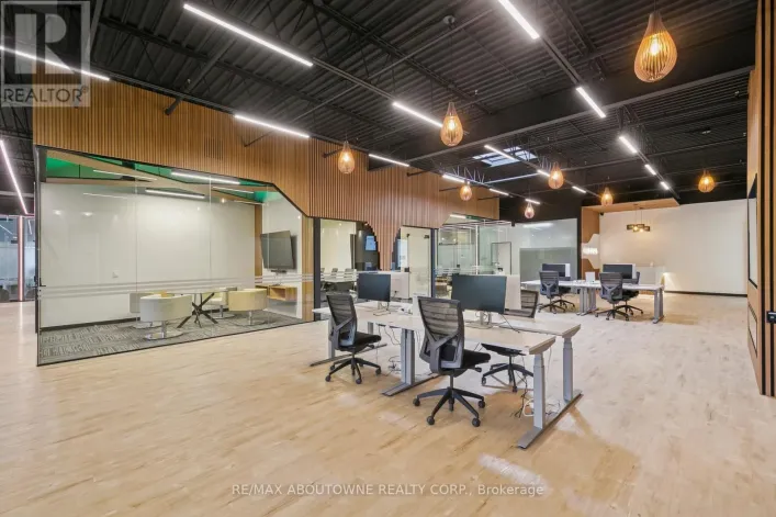 211-2 - 320 MATHESON BOULEVARD W, Mississauga