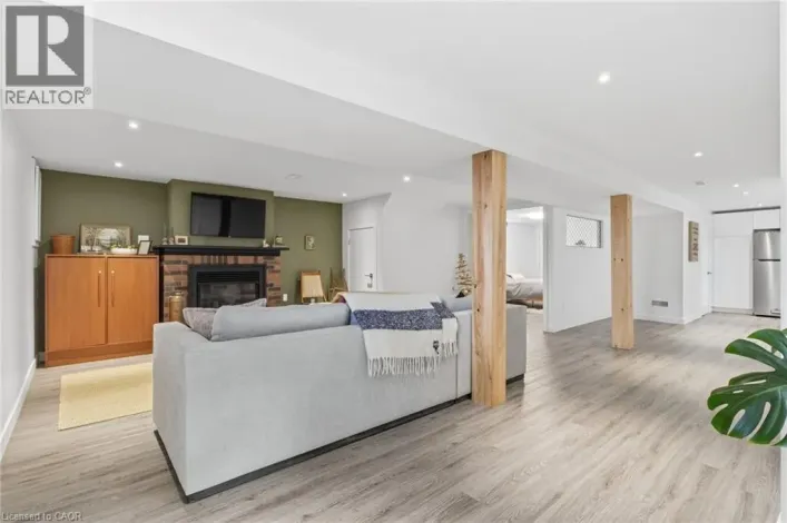 2112 AMESBURY Crescent Unit# LOWER, Burlington