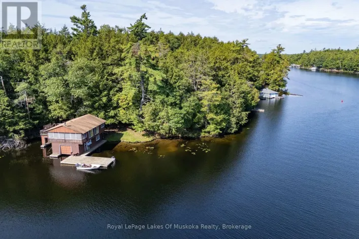 2115 LAKE MUSKOKA, Muskoka Lakes)