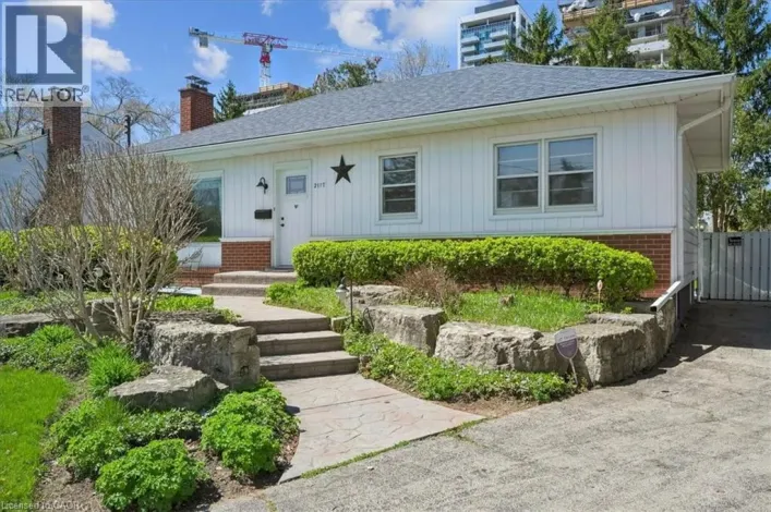 2117 EDINBURGH Drive, Burlington
