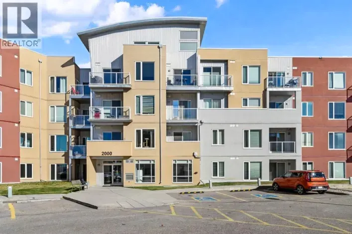 2118, 604 East Lake Boulevard NE, Airdrie