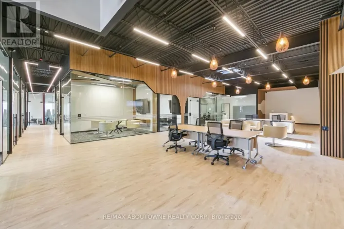 211-A - 320 MATHESON BOULEVARD W, Mississauga