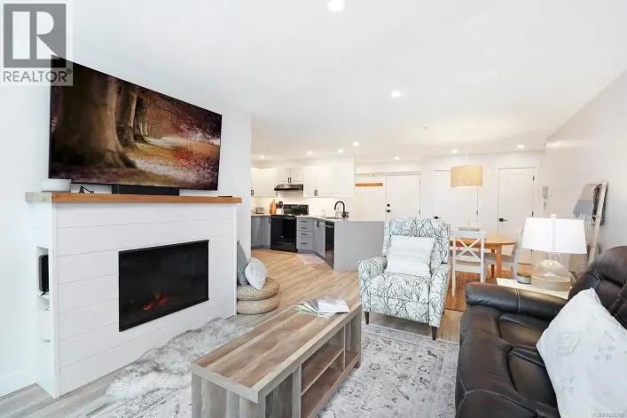 212 1320 Henry Rd, Courtenay