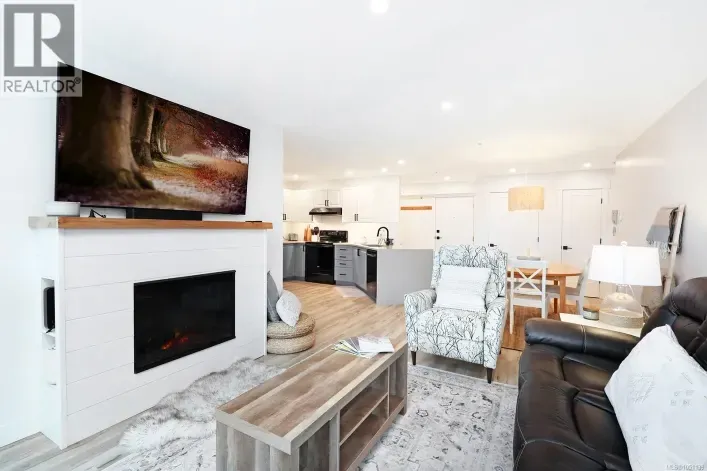 212 1320 Henry Rd, Courtenay