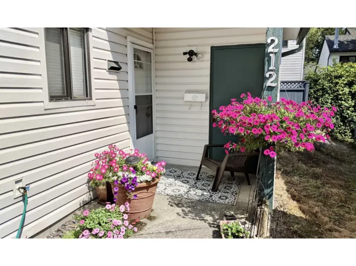 212 13632 67 AVENUE, Surrey