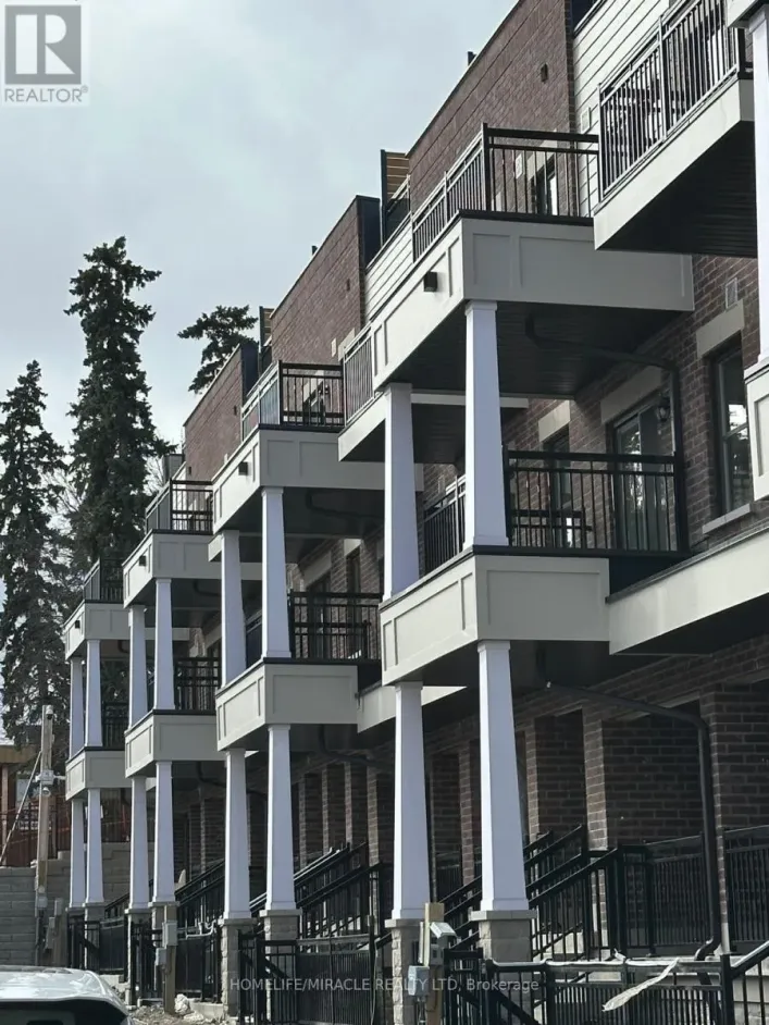 212 - 15100 YONGE STREET, Aurora