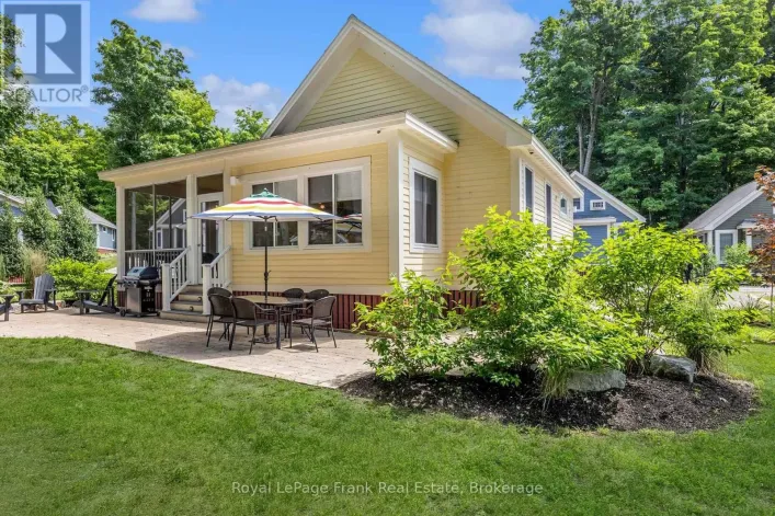 212 - 23 HOLLOW LANE, Prince Edward County