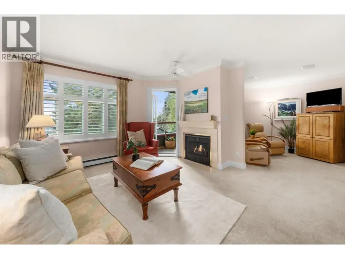 212 2800 CHESTERFIELD AVENUE, North Vancouver