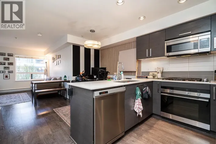 212 2858 W 4TH AVENUE, Vancouver