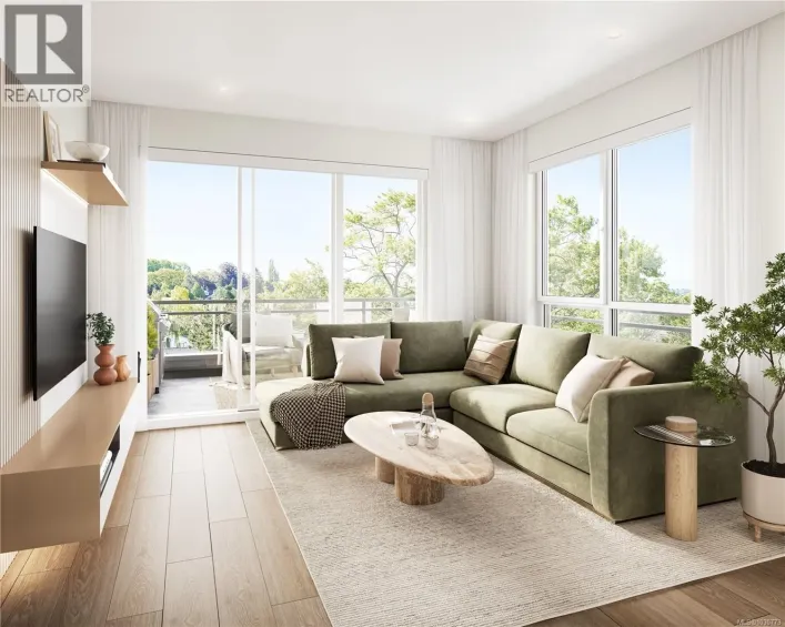 212 3226 Shelbourne St, Saanich